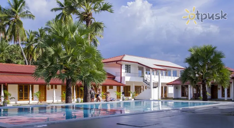 Фото отеля Palm Resort Nilaveli 3* Trincomalee Šri Lanka išorė ir baseinai