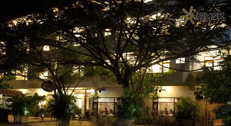 Фото отеля Bay Vista Hotel 2* Аругам-Бей Шри-Ланка экстерьер и бассейны