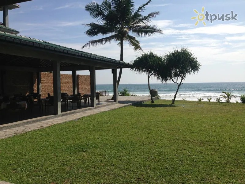 Фото отеля The Beach Cabanas Retreat & Spa 3* Koggala Šrilanka ārpuse un baseini