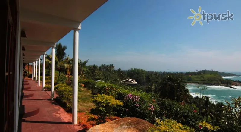 Фото отеля Panorama Talalla Beach Hotel 3* Матара Шри-Ланка экстерьер и бассейны