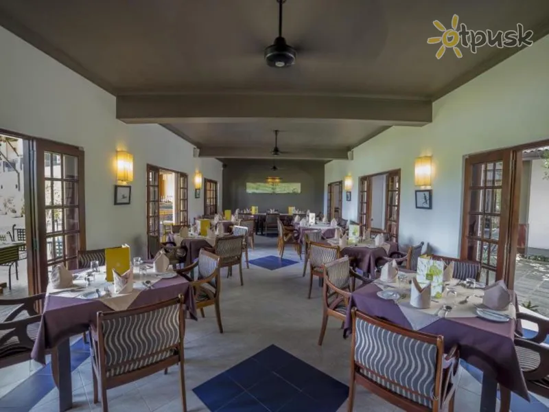 Фото отеля Kithala Resort 4* Катарагама Шри-Ланка бары и рестораны