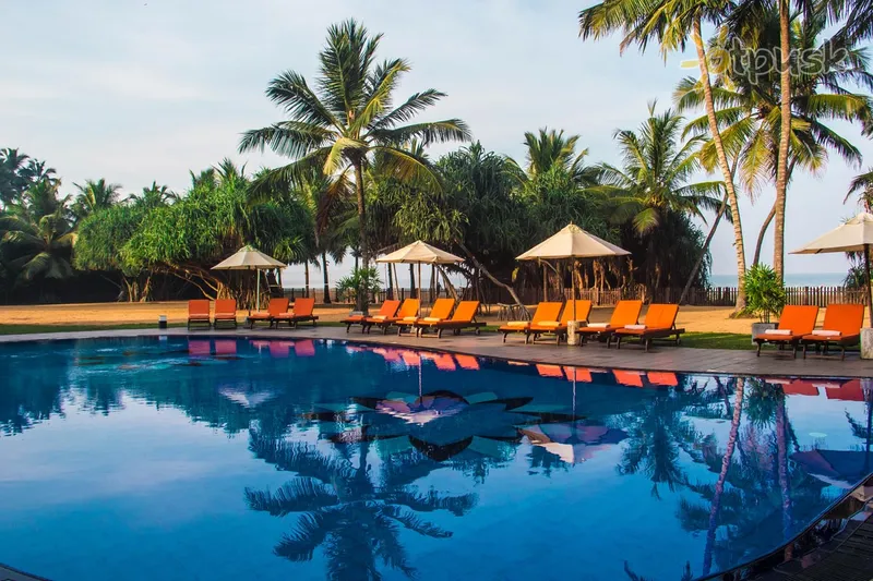Фото отеля Kamili Beach Villa 4* Калутара Шри-Ланка экстерьер и бассейны