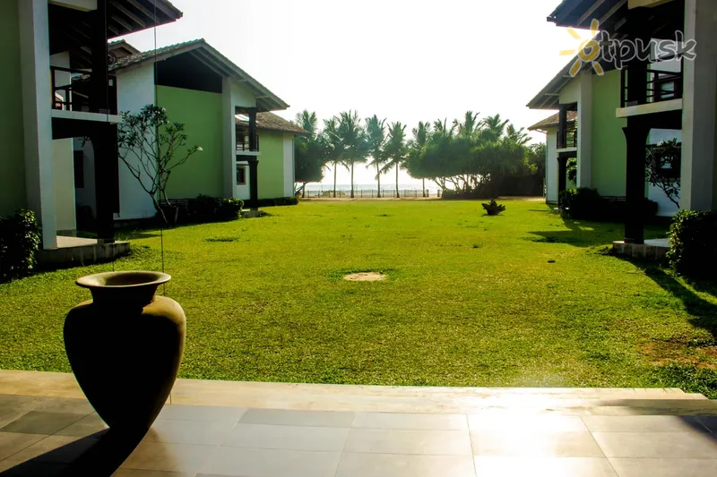 Фото отеля Kamili Beach Villa 4* Калутара Шри-Ланка экстерьер и бассейны