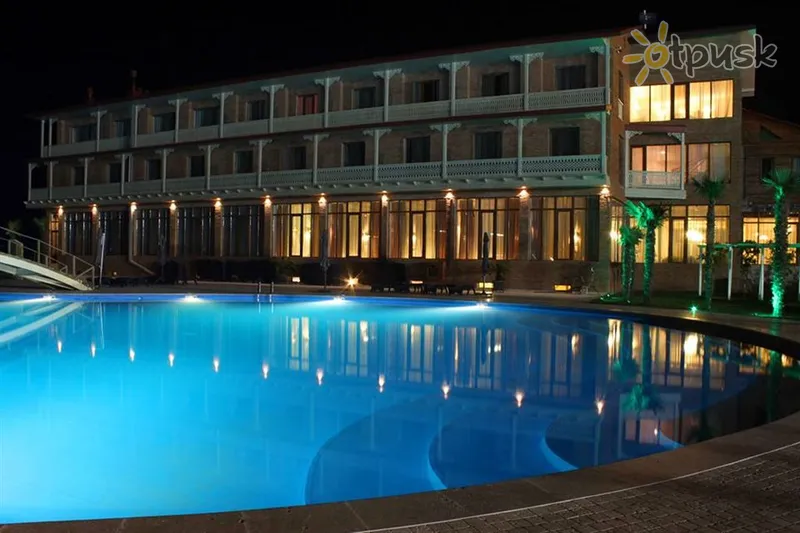 Фото отеля Ambassadori Kachreti Golf Resort 5* Телаві Грузія екстер'єр та басейни