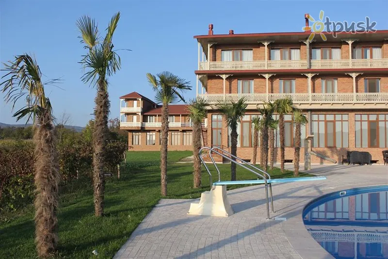 Фото отеля Ambassadori Kachreti Golf Resort 5* Telavi Gruzija išorė ir baseinai