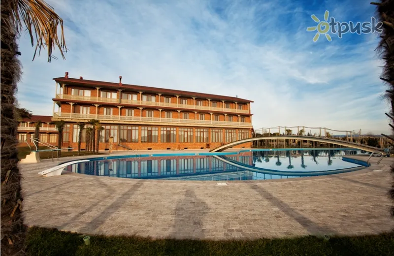 Фото отеля Ambassadori Kachreti Golf Resort 5* Telavi Gruzija ārpuse un baseini