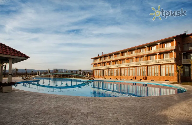 Фото отеля Ambassadori Kachreti Golf Resort 5* Telavi Gruzija ārpuse un baseini