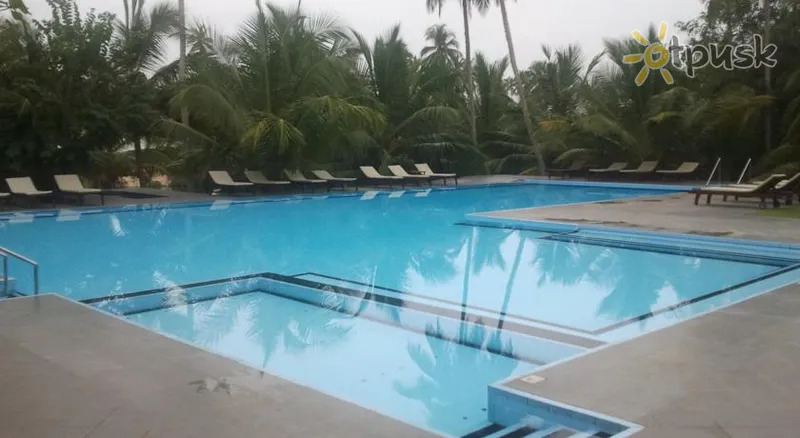 Фото отеля Lagoon Paradise Beach Resort 3* Тангалле Шрі Ланка екстер'єр та басейни