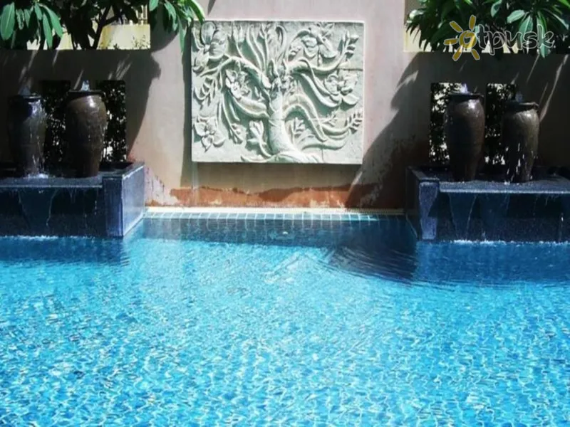 Фото отеля Crown Pattaya Beach Hotel 3* Pataja Tailandas išorė ir baseinai