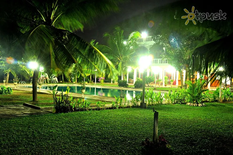 Фото отеля Lagoon Paradise Hotel 3* Negombo Šrilanka ārpuse un baseini