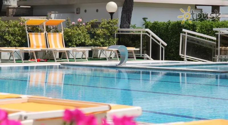 Фото отеля Palm Beach Hotel 3* Lido di Jesolo Italija išorė ir baseinai