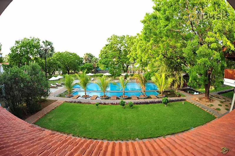 Фото отеля Anantamaa Hotel 3* Тринкомали Шри-Ланка экстерьер и бассейны