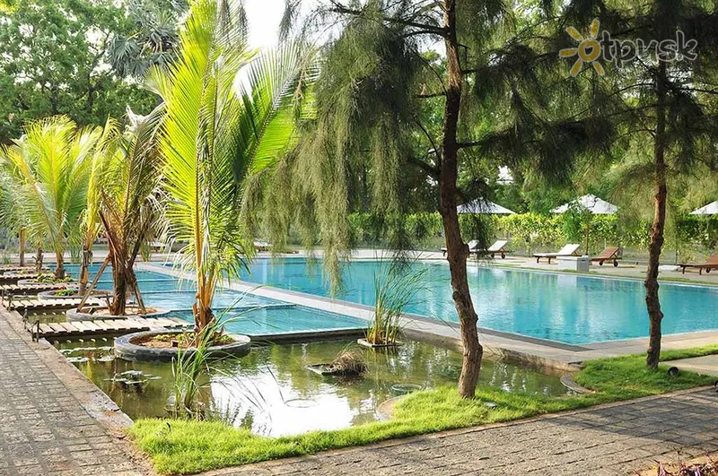 Фото отеля Anantamaa Hotel 3* Трінкомалі Шрі Ланка екстер'єр та басейни