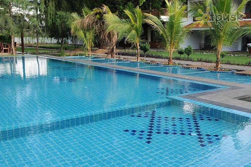 Фото отеля Anantamaa Hotel 3* Трінкомалі Шрі Ланка екстер'єр та басейни