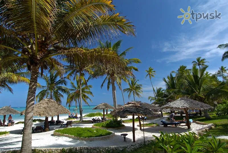 Фото отеля Breezes Beach Club & Spa 5* Бведжу Танзанія пляж