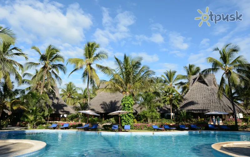 Фото отеля Breezes Beach Club & Spa 5* Бведжу Танзания экстерьер и бассейны
