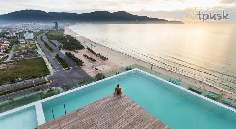Фото отеля A La Carte Da Nang Beach 4* Danangas Vietnamas išorė ir baseinai