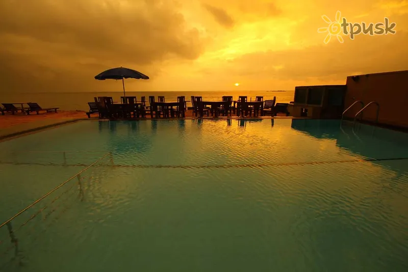 Фото отеля Rock Fort Hotel 3* Унаватуна Шрі Ланка екстер'єр та басейни