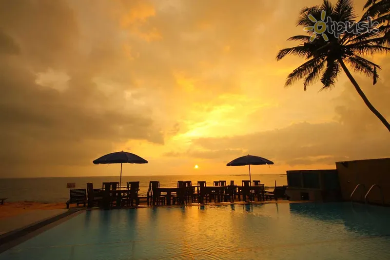 Фото отеля Rock Fort Hotel 3* Unawatuna Šri Lanka išorė ir baseinai