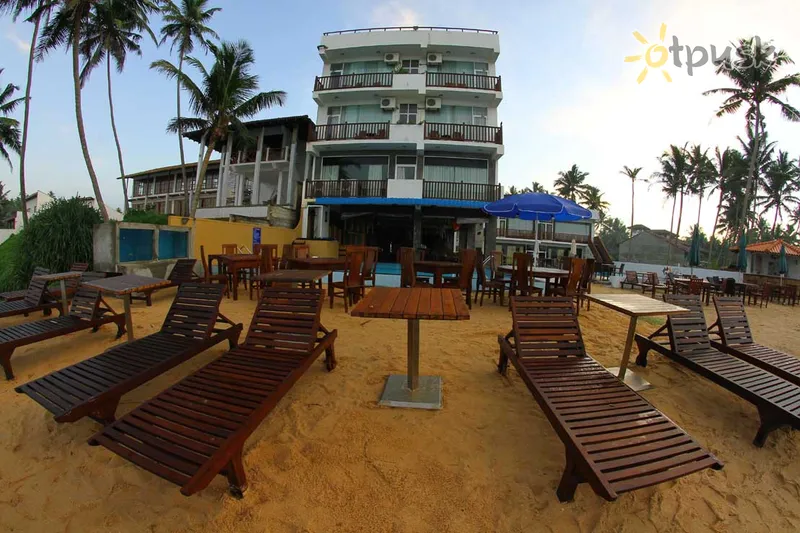 Фото отеля Rock Fort Hotel 3* Унаватуна Шри-Ланка пляж