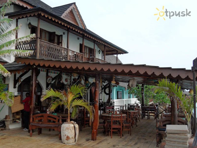 Фото отеля Langi Langi Beach Bungalows 3* Нунгви Танзания бары и рестораны