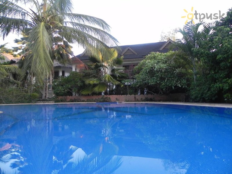 Фото отеля Langi Langi Beach Bungalows 3* Нунгви Танзания экстерьер и бассейны