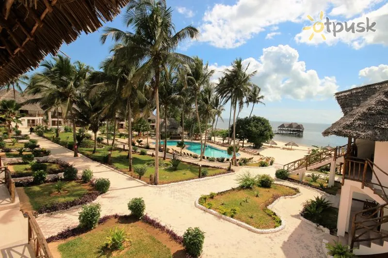 Фото отеля Paradise Beach Resort 4* Уроа Танзания экстерьер и бассейны