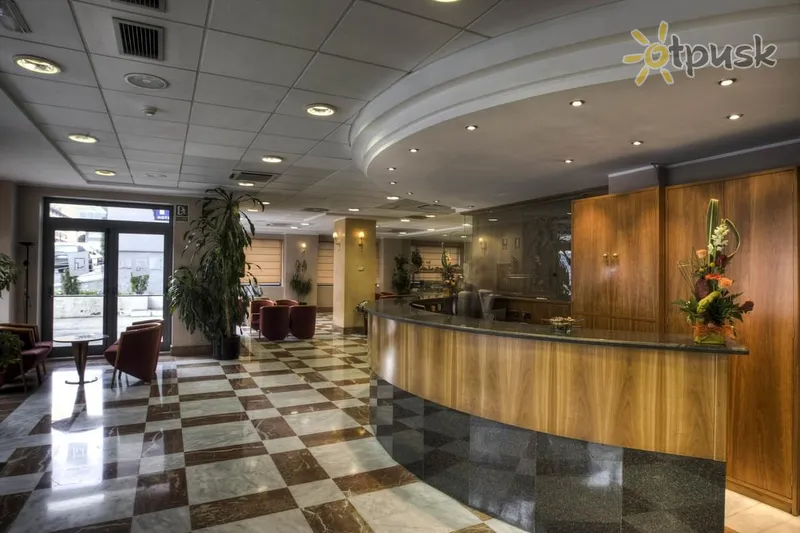 Фото отеля Zenit Diplomatic 4* Andora la Velja Andora vestibils un interjers