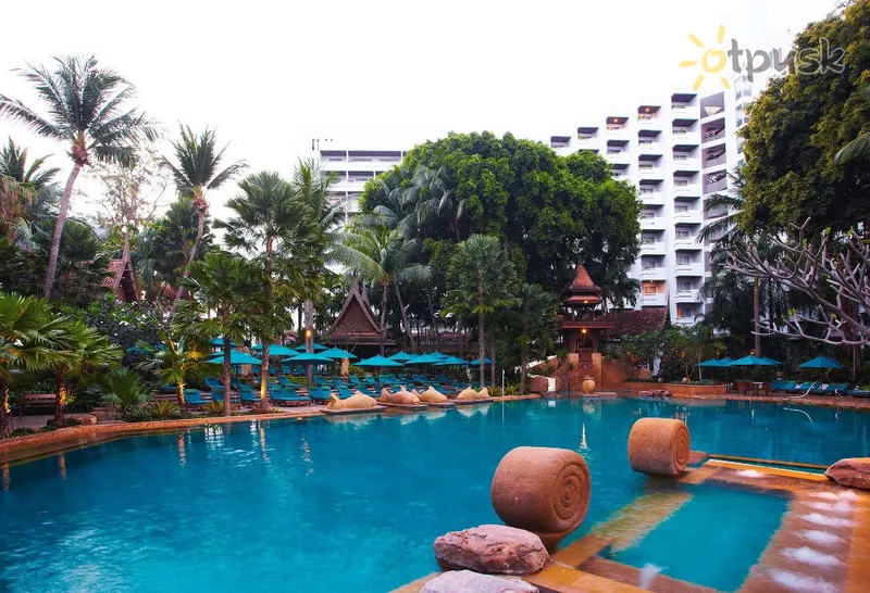 Фото отеля Avani Pattaya Resort & Spa 5* Паттайя Таиланд экстерьер и бассейны