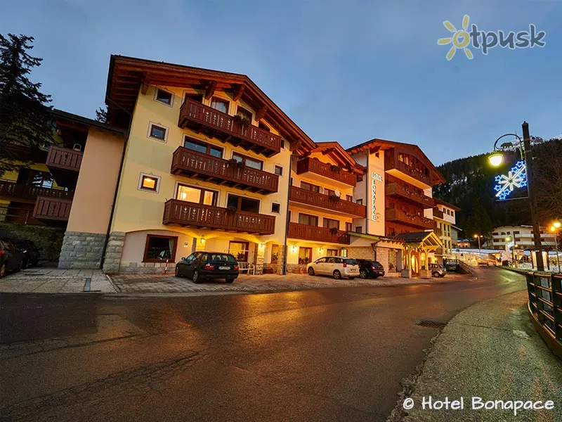 Фото отеля Bonapace Hotel 3* Madonna di Campiglio Italija išorė ir baseinai