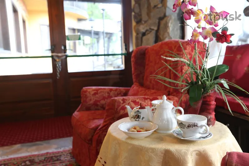 Фото отеля Belvedere Hotel 4* Сестриере Италия лобби и интерьер
