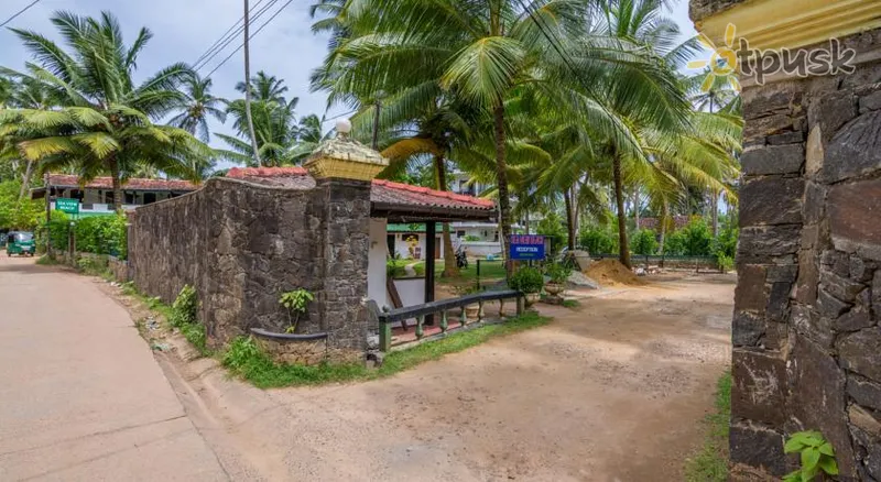 Фото отеля Sea View Beach Hotel 2* Унаватуна Шрі Ланка екстер'єр та басейни