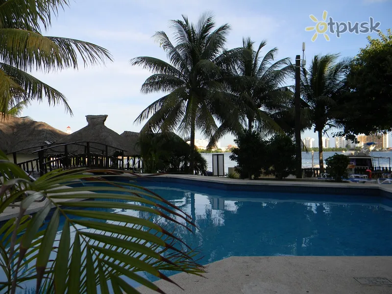 Фото отеля Faranda Imperial Laguna Hotel 3* Канкун Мексика екстер'єр та басейни