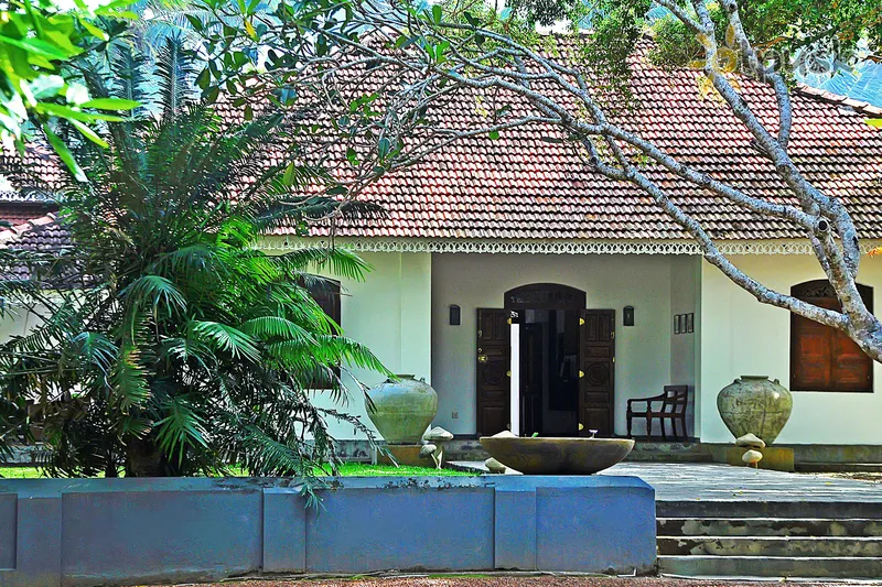 Фото отеля Villa Modarawattha 3* Коггала Шри-Ланка экстерьер и бассейны