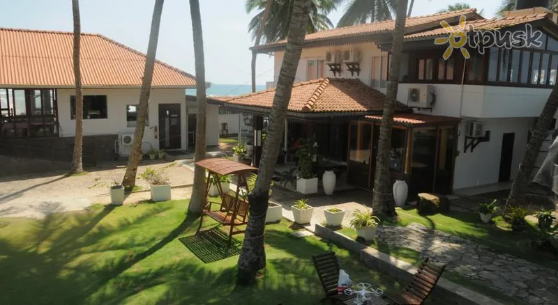 Фото отеля White Villa Resort 3* Ахунгалла Шри-Ланка экстерьер и бассейны