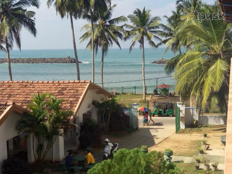 Фото отеля Shangrela Beach Resort 2* Амбалангода Шрі Ланка екстер'єр та басейни