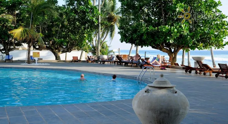 Фото отеля Citrus Hikkaduwa 4* Hikaduva Šri Lanka išorė ir baseinai