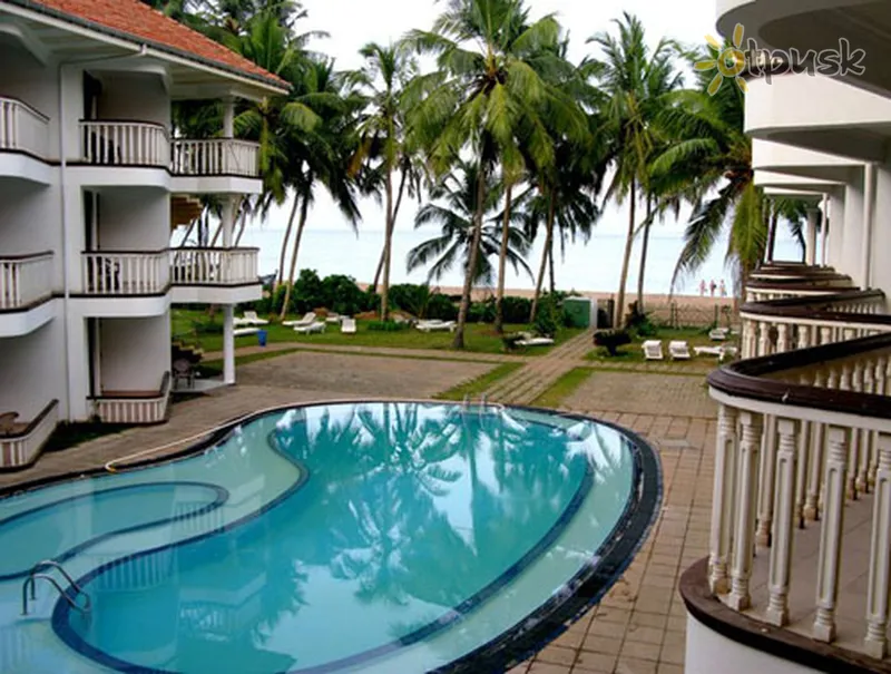Фото отеля Olenka Sunside Beach 2* Маравила Шри-Ланка экстерьер и бассейны