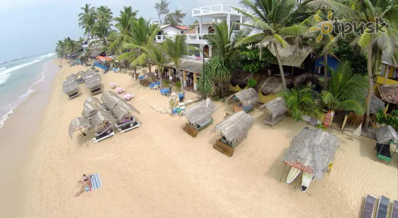 Фото отеля Royal Beach Hotel & Restaurant 3* Хіккадува Шрі Ланка пляж