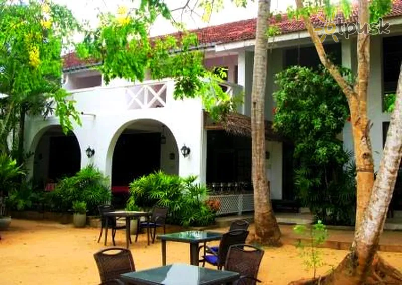 Фото отеля Surya Lanka Ayurveda Beach Resort 3* Матара Шри-Ланка экстерьер и бассейны