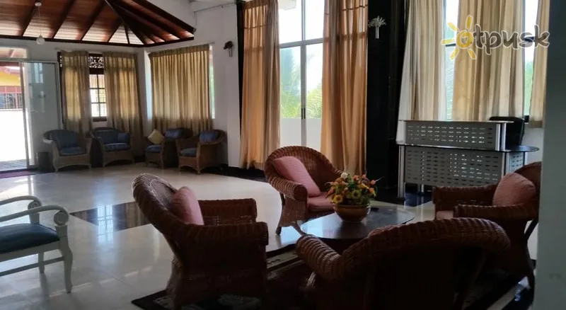 Фото отеля Sarah Holiday Resort 2* Берувела Шри-Ланка лобби и интерьер