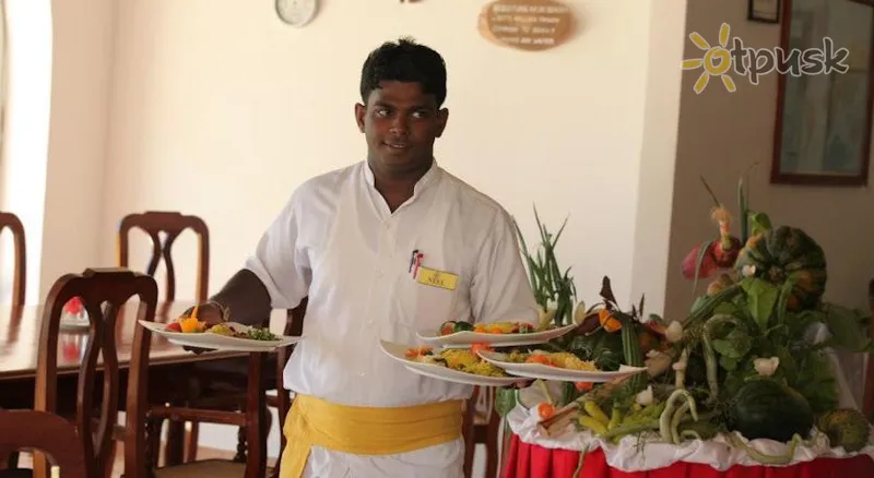 Фото отеля Lotus Villa 4* Ahungalla Šri Lanka barai ir restoranai
