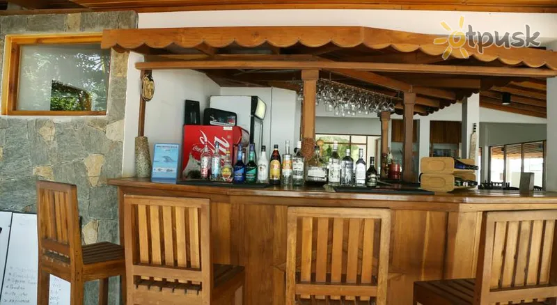 Фото отеля Surf Sea Breeze 2* Matara Šri Lanka barai ir restoranai
