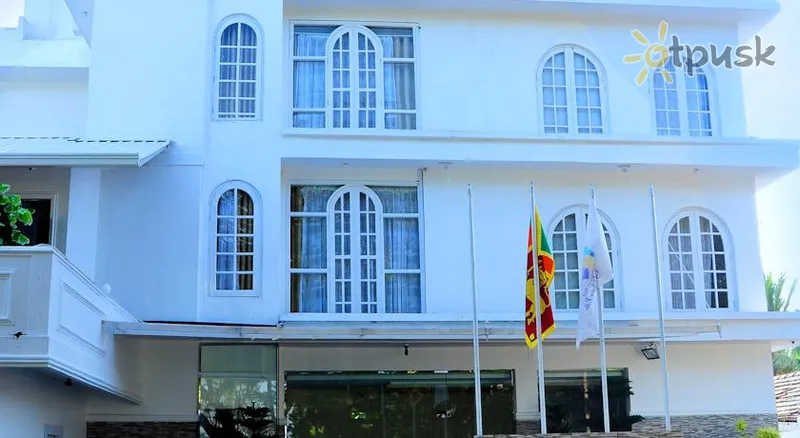 Фото отеля Royal Castle Hotel 3* Negombo Šrilanka ārpuse un baseini
