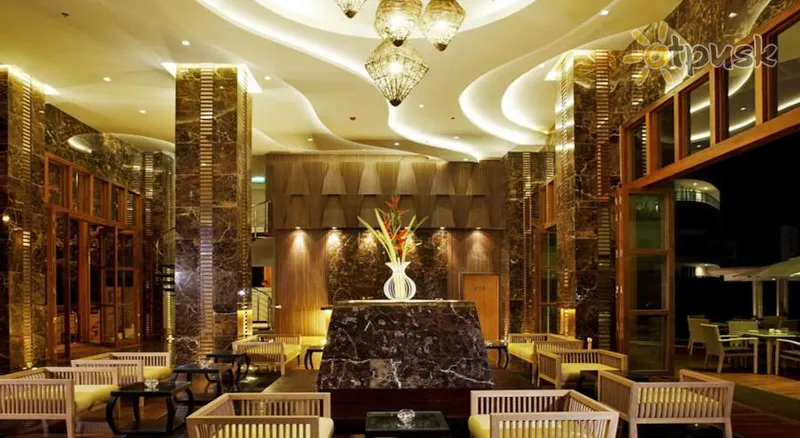 Фото отеля Centara Nova Hotel & Spa Pattaya 4* Паттайя Таїланд бари та ресторани