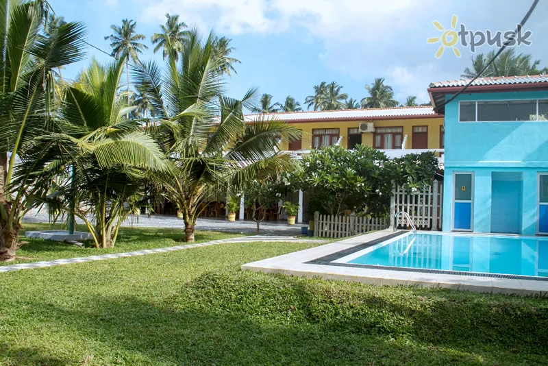Фото отеля Larns Villa 2* Ваддува Шри-Ланка экстерьер и бассейны