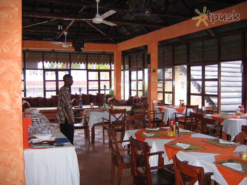 Фото отеля Arabian Nights Hotel 3* Паже Танзания бары и рестораны
