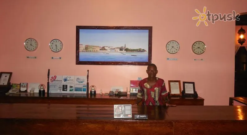 Фото отеля Arabian Nights Suites 3* Паже Танзанія лобі та інтер'єр