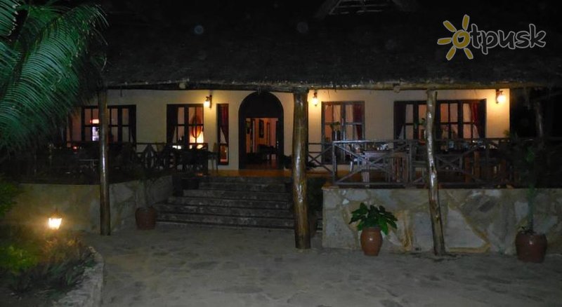 Фото отеля Arabian Nights Suites 3* Паже Танзания экстерьер и бассейны