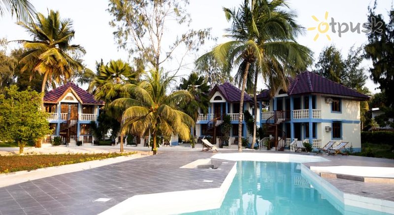 Фото отеля Smiles Beach Hotel 3* Нунгви Танзания экстерьер и бассейны